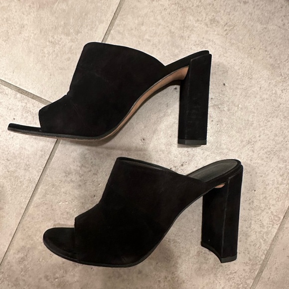 Stuart Weitzman Sequel Black Suede Mule Sandal - Picture 6 of 11